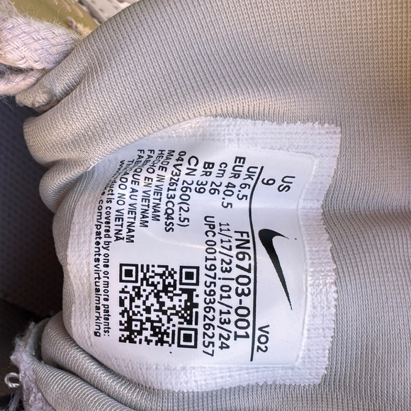 Nike V2K Run - Picture 7 of 8